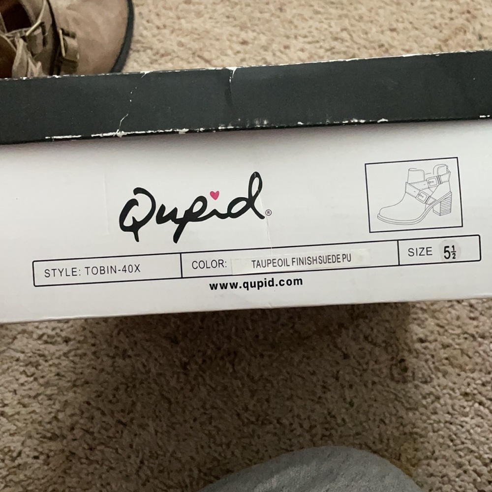 Worn One Time - Very Good Condition - image 2